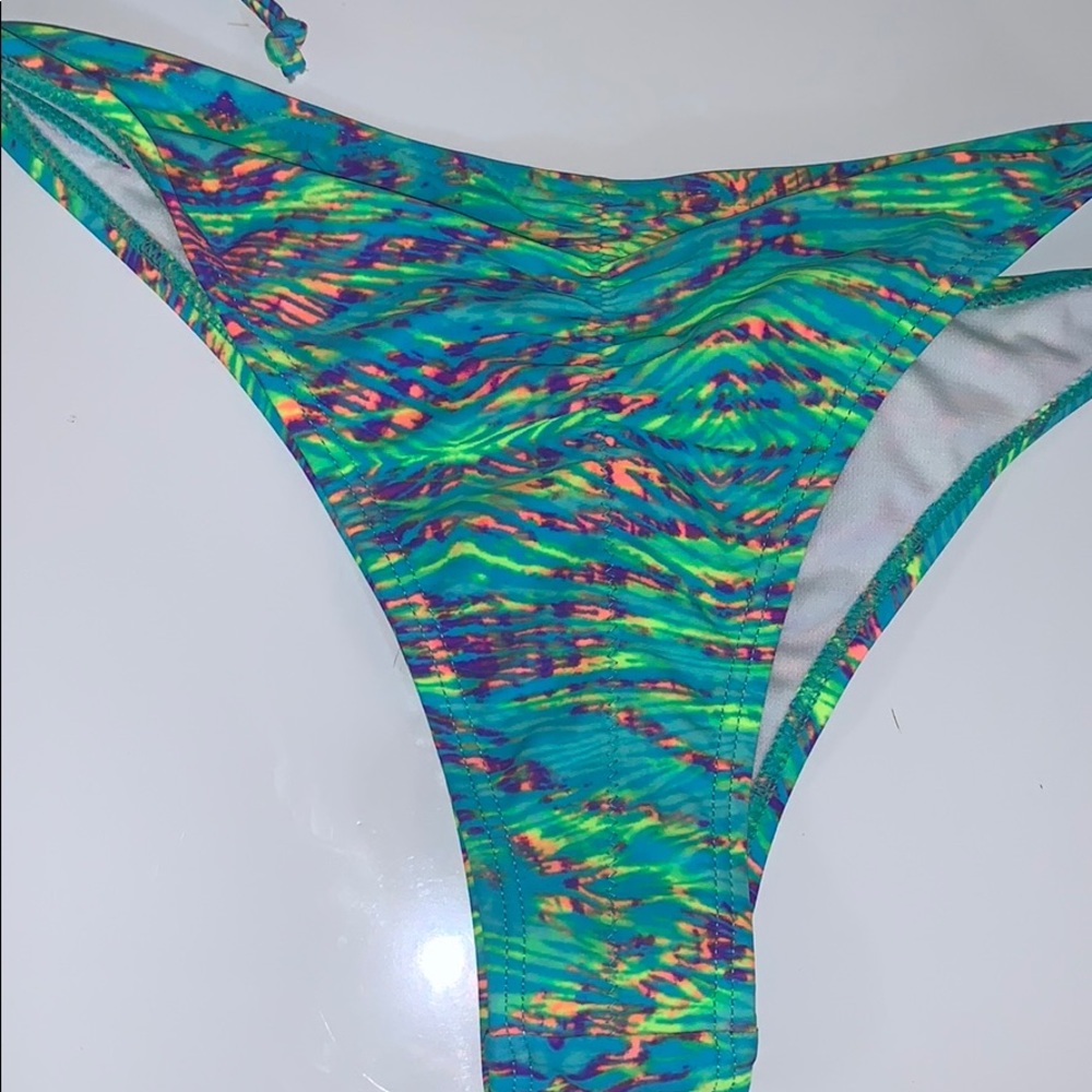 Turquoise Aztec bikini - Picture 4 of 4